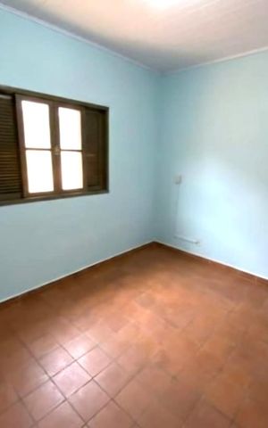 Casa à venda com 120m², 5 quartos e 3 vagas Casa à venda com 120m², 5 quartos e 3 vagasCasa Frente