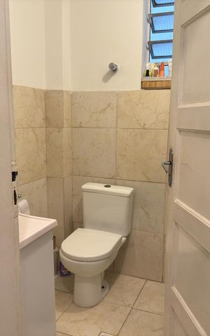 Apartamento à venda com 80m², 2 quartos e sem vaga Apartamento à venda com 80m², 2 quartos e sem vagaBanheiro