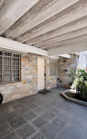 Casa à venda com 75m², 2 quartos e 1 vagaGaragem