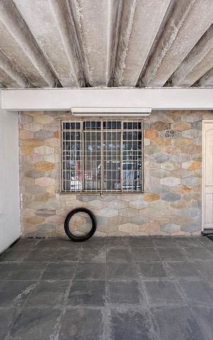 Casa à venda com 75m², 2 quartos e 1 vagaGaragem