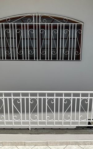 Casa à venda com 232m², 4 quartos e 4 vagas Casa à venda com 232m², 4 quartos e 4 vagasQuintal