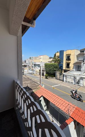 Casa à venda com 232m², 4 quartos e 4 vagas Casa à venda com 232m², 4 quartos e 4 vagasSuite Varanda