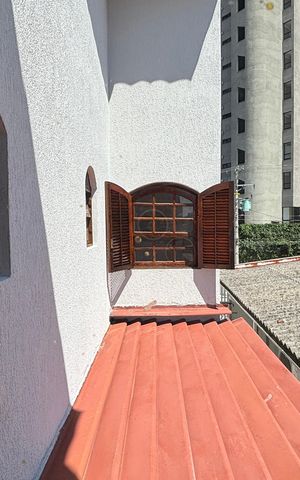 Casa à venda com 232m², 4 quartos e 4 vagas Casa à venda com 232m², 4 quartos e 4 vagasQuarto 2 Vista