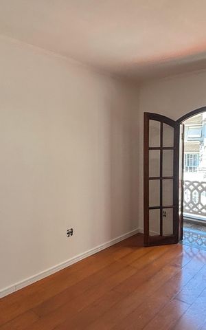 Casa à venda com 232m², 4 quartos e 4 vagas Casa à venda com 232m², 4 quartos e 4 vagasSuite
