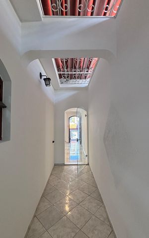 Casa à venda com 232m², 4 quartos e 4 vagas Casa à venda com 232m², 4 quartos e 4 vagasJardim de Inverno