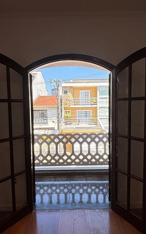 Casa à venda com 232m², 4 quartos e 4 vagas Casa à venda com 232m², 4 quartos e 4 vagasSuite Varanda