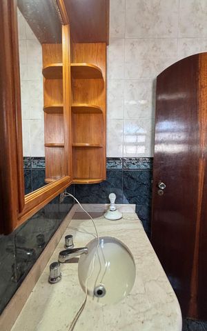 Casa à venda com 232m², 4 quartos e 4 vagas Casa à venda com 232m², 4 quartos e 4 vagasBanheiro da Suíte