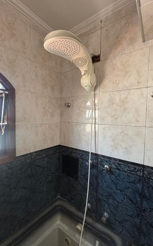 Casa à venda com 232m², 4 quartos e 4 vagas Casa à venda com 232m², 4 quartos e 4 vagasBanheiro da Suíte