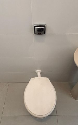 Casa à venda com 232m², 4 quartos e 4 vagas Casa à venda com 232m², 4 quartos e 4 vagasGaragem - Banheiro