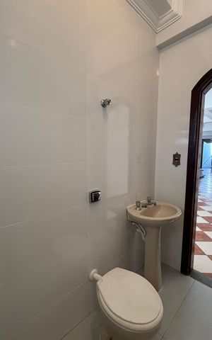 Casa à venda com 232m², 4 quartos e 4 vagas Casa à venda com 232m², 4 quartos e 4 vagasGaragem - Banheiro