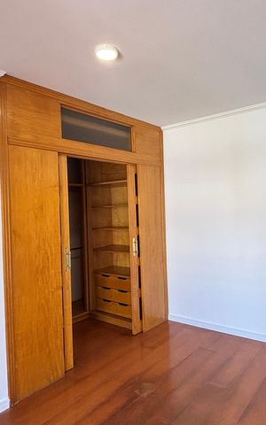 Casa à venda com 232m², 4 quartos e 4 vagas Casa à venda com 232m², 4 quartos e 4 vagasSuite