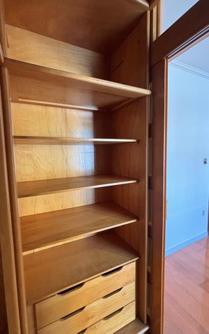 Casa à venda com 232m², 4 quartos e 4 vagas Casa à venda com 232m², 4 quartos e 4 vagasSuite Closet