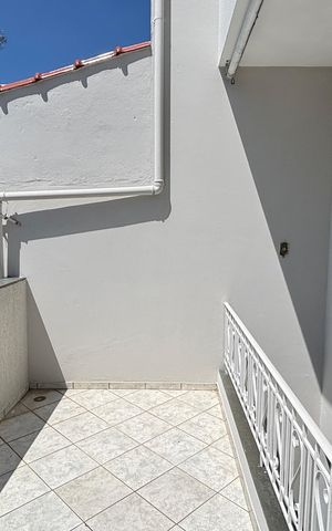 Casa à venda com 232m², 4 quartos e 4 vagas Casa à venda com 232m², 4 quartos e 4 vagasQuintal