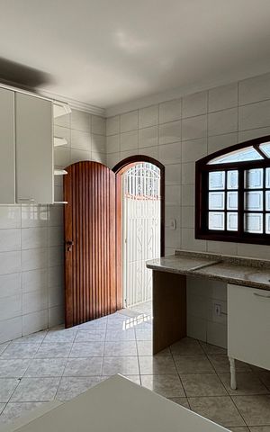 Casa à venda com 232m², 4 quartos e 4 vagas Casa à venda com 232m², 4 quartos e 4 vagasSala de Jantar - Cozinha