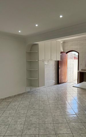 Casa à venda com 232m², 4 quartos e 4 vagas Casa à venda com 232m², 4 quartos e 4 vagasSala de Jantar - Cozinha
