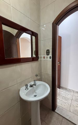 Casa à venda com 232m², 4 quartos e 4 vagas Casa à venda com 232m², 4 quartos e 4 vagasLavabo