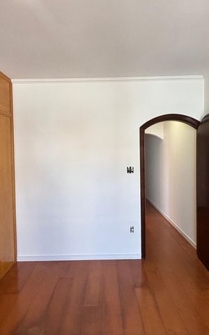 Casa à venda com 232m², 4 quartos e 4 vagas Casa à venda com 232m², 4 quartos e 4 vagasSuite