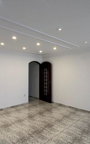 Casa à venda com 232m², 4 quartos e 4 vagas Casa à venda com 232m², 4 quartos e 4 vagasSala