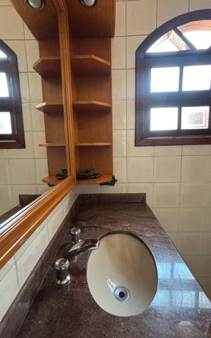 Casa à venda com 232m², 4 quartos e 4 vagas Casa à venda com 232m², 4 quartos e 4 vagasBanheiro