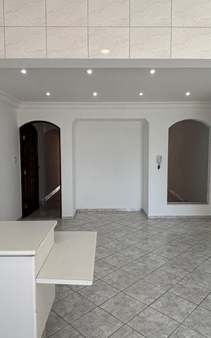 Casa à venda com 232m², 4 quartos e 4 vagas Casa à venda com 232m², 4 quartos e 4 vagasSala de Jantar - Cozinha