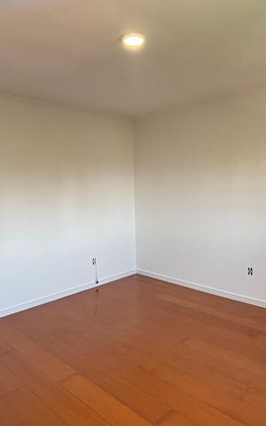 Casa à venda com 232m², 4 quartos e 4 vagas Casa à venda com 232m², 4 quartos e 4 vagasQuarto 3