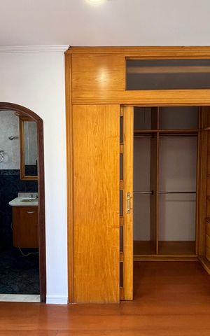 Casa à venda com 232m², 4 quartos e 4 vagas Casa à venda com 232m², 4 quartos e 4 vagasSuite