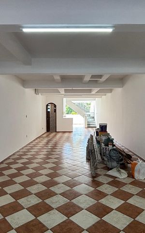 Casa à venda com 232m², 4 quartos e 4 vagas Casa à venda com 232m², 4 quartos e 4 vagasGaragem