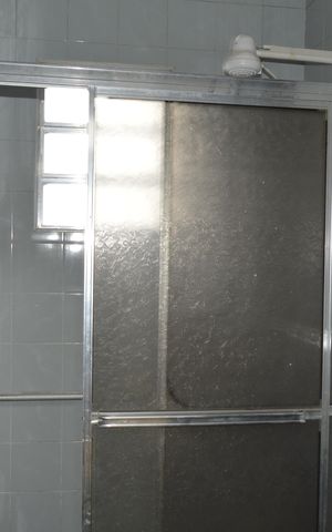 Casa à venda com 273m², 2 quartos e 3 vagasBanheiro 