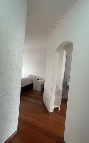 Casa para alugar com 319m², 4 quartos e 8 vagas Casa para alugar com 319m², 4 quartos e 8 vagasQuarto