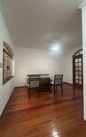 Casa para alugar com 319m², 4 quartos e 8 vagas Casa para alugar com 319m², 4 quartos e 8 vagasSala de jantar