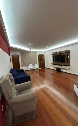 Casa para alugar com 319m², 4 quartos e 8 vagas Casa para alugar com 319m², 4 quartos e 8 vagasSala