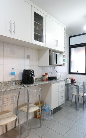 Apartamento à venda com 96m², 3 quartos e 2 vagasCozinha