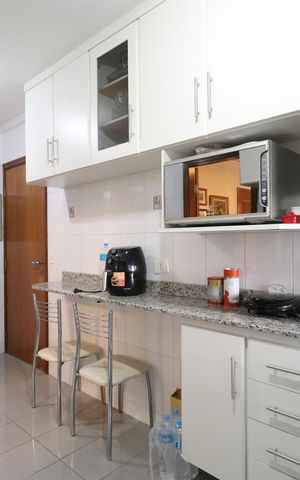 Apartamento à venda com 96m², 3 quartos e 2 vagasCozinha