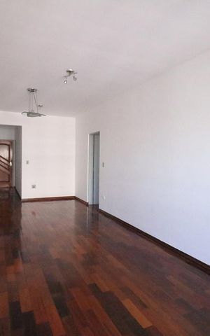 Apartamento à venda com 117m², 3 quartos e 2 vagas Apartamento à venda com 117m², 3 quartos e 2 vagasQuarto