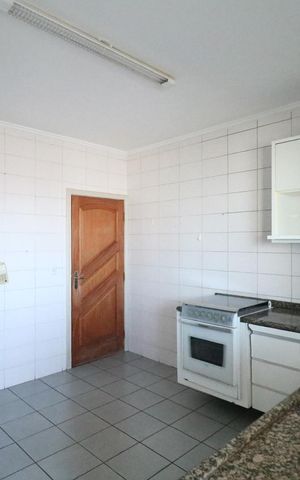 Apartamento à venda com 117m², 3 quartos e 2 vagas Apartamento à venda com 117m², 3 quartos e 2 vagasCozinha