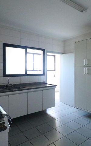 Apartamento à venda com 117m², 3 quartos e 2 vagas Apartamento à venda com 117m², 3 quartos e 2 vagasCozinha