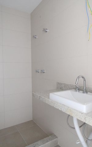 Apartamento para alugar com 79m², 2 quartos e 2 vagasBanheiro da Suíte 1