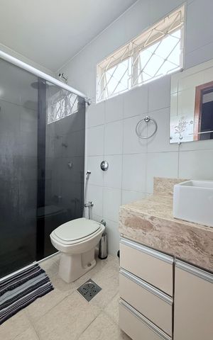 Casa à venda com 210m², 3 quartos e 3 vagas