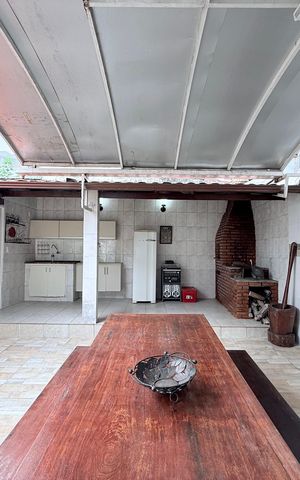 Casa à venda com 210m², 3 quartos e 3 vagas