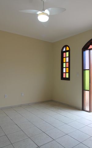 Casa à venda com 262m², 4 quartos e 2 vagassala casa 2