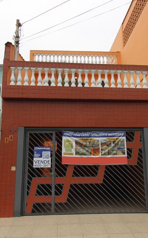 Casa à venda com 262m², 4 quartos e 2 vagasFachada