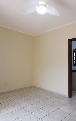 Casa à venda com 262m², 4 quartos e 2 vagassala casa 2