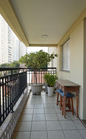 Apartamento para alugar com 142m², 3 quartos e 2 vagasVaranda