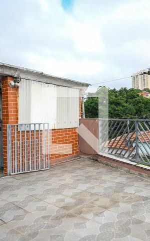 Casa à venda com 225m², 5 quartos e 2 vagas Casa à venda com 225m², 5 quartos e 2 vagasÁrea externa