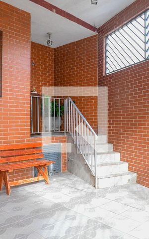Casa à venda com 225m², 5 quartos e 2 vagas Casa à venda com 225m², 5 quartos e 2 vagasÁrea externa