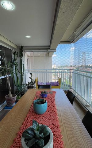 Apartamento à venda com 134m², 4 quartos e 2 vagasVaranda