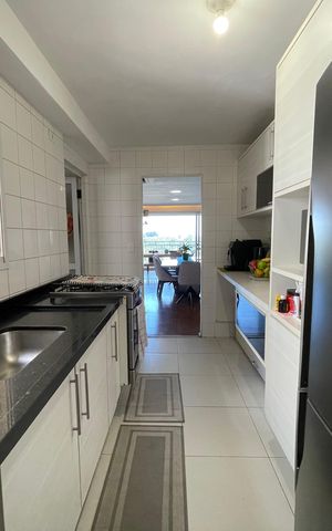 Apartamento à venda com 134m², 4 quartos e 2 vagasCozinha