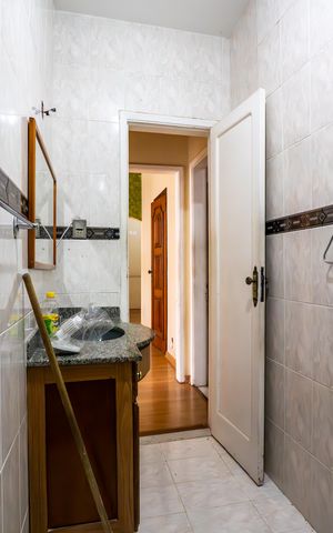 Apartamento à venda com 117m², 2 quartos e 1 vaga Apartamento à venda com 117m², 2 quartos e 1 vagaBanheiro social
