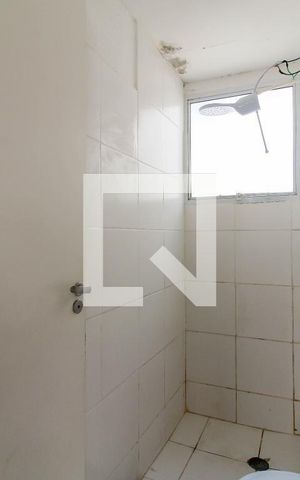 Apartamento à venda com 41m², 2 quartos e 1 vaga Apartamento à venda com 41m², 2 quartos e 1 vagaBanheiro