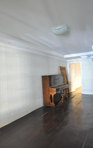 Casa à venda com 126m², 3 quartos e 2 vagasSala